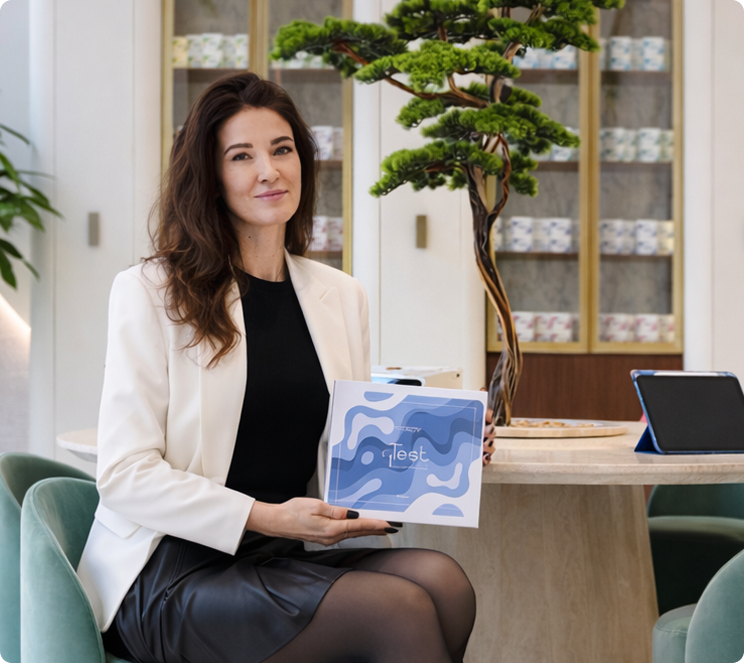 Woman with a box qtest